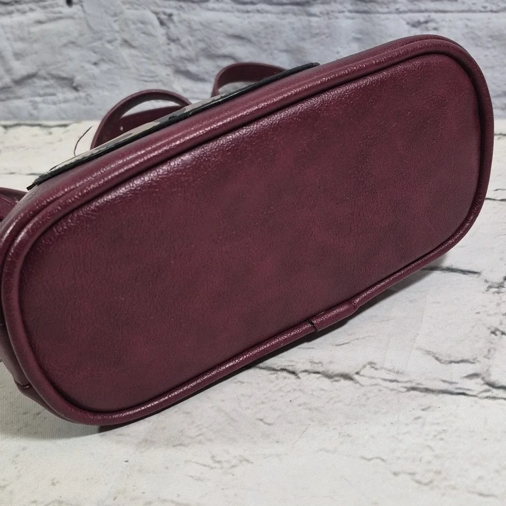 Harry Potter Hogwarts Express Platform 9 3/4 Purse Vegan Leather‎ Dome Crossbody
